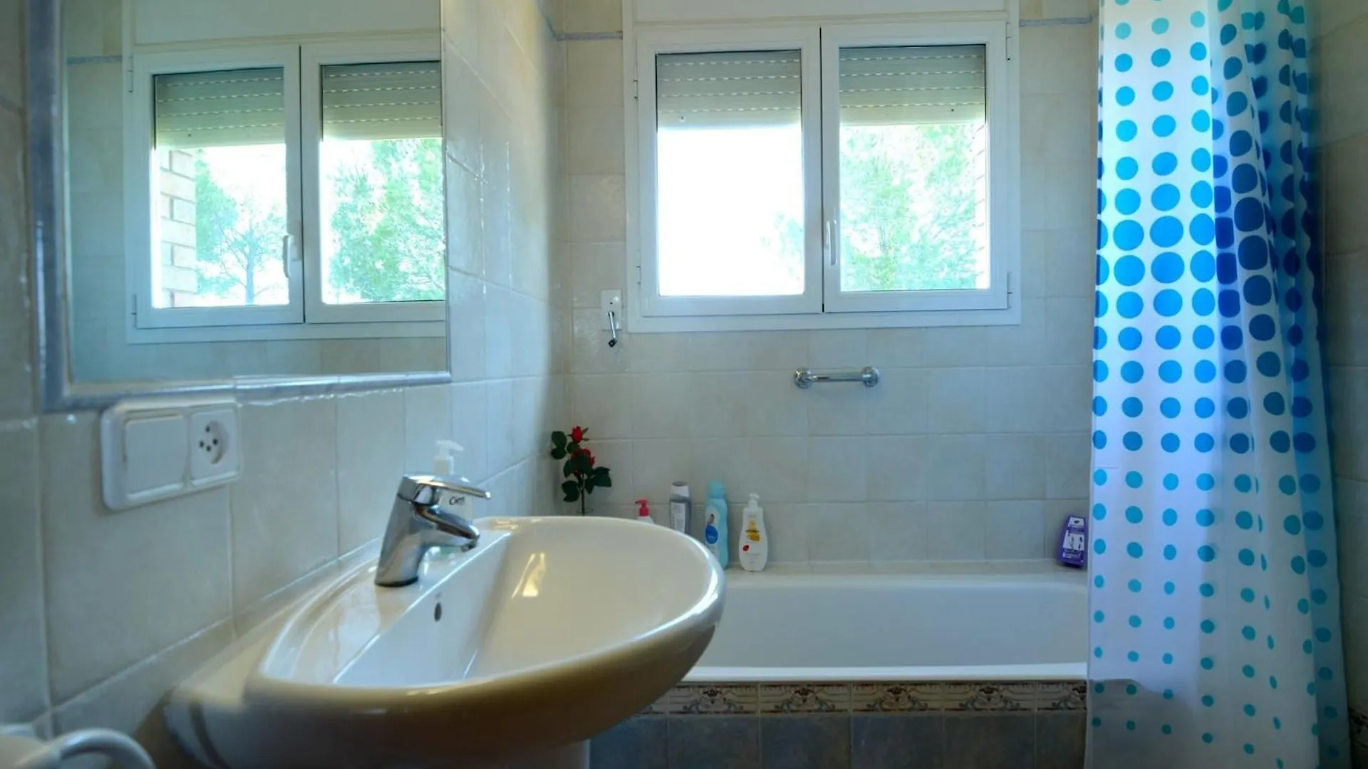 Apartment La Romaguera Garrigolas Villa